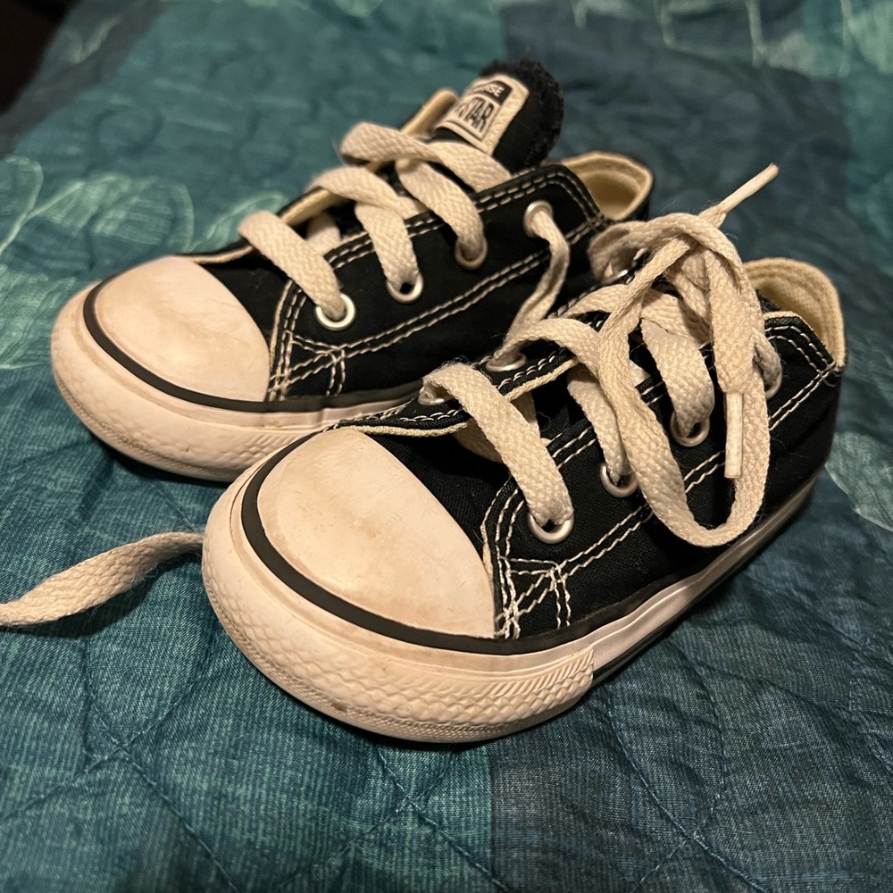 Black Converse toddler size 7